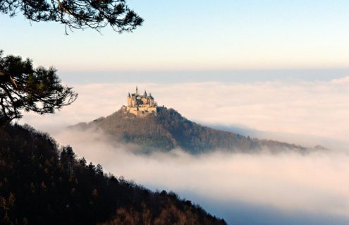 Blick vom Backofenfelsen auf die Burg Hohenzollern (Foto:: Hans Georg Zimmermann)