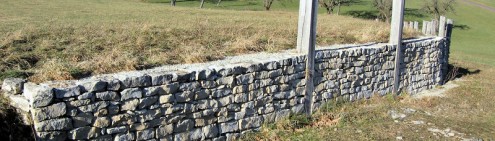 Pfostenschlitzmauer (Foto: Kreh)